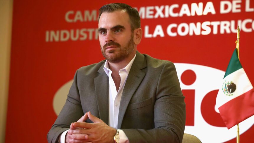 Alejandro Jiménez dirige a CMIC Laguna para hacer escuchar la voz del sector constructor, con la mirada puesta en la innovación.