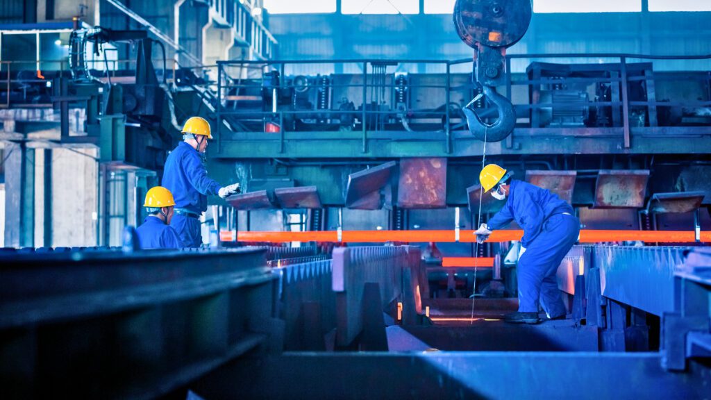 La industria en México, gracias a los estados del norte y occidente apunta a una reactivación incipiente, de acuerdo con datos oficiales.