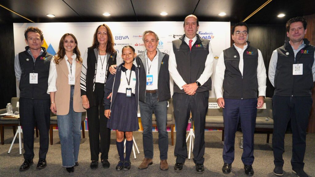 En 2025, SER celebra 15 años de transformar la educación en México.