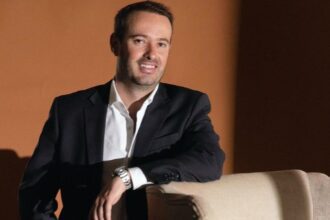 Rumayor, fundador y CEO de Monato, planteó una visión enfocada en fortalecer a las PYMEs, modernizar la infraestructura financiera y promover una competencia justa entre bancos y fintechs.