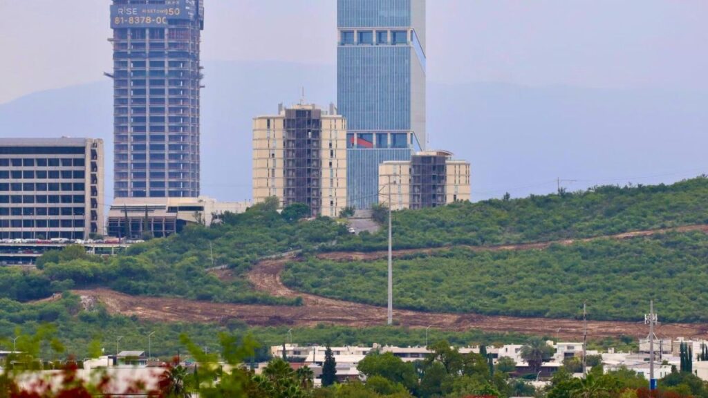 Así se construye la nueva interconexión entre San Pedro y Monterrey