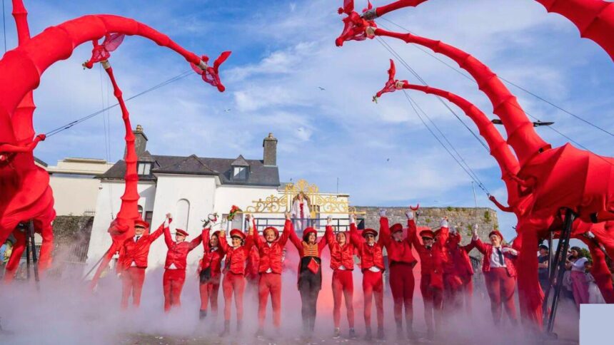 Jirafas gigantes llegan a Guadalajara