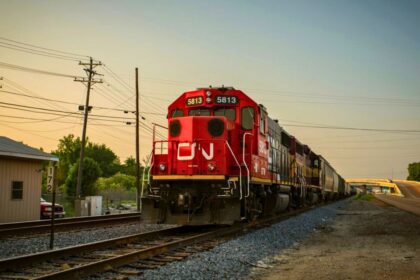 Tren Saltillo-Nuevo Laredo inicia obras en 2026