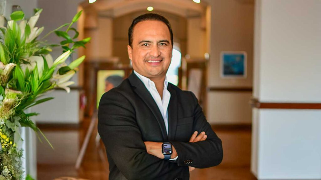 Juan Carlos Robles impulsa una nueva cultura empresarial basada en el acompañamiento, la claridad y la toma de decisiones inteligentes.