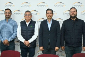 Aprovecha tu aguinaldo, invierte en tu patrimonio, es la nueva campaña que lanzó la CANADEVI Laguna para cerrar este 2025.