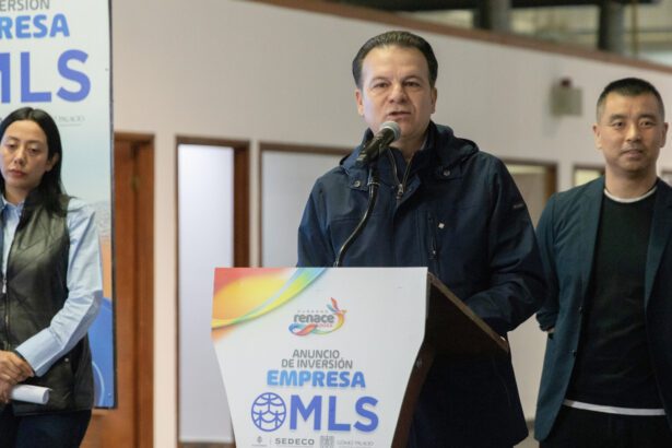 Esteban Villegas, gobernador de Durango, encabezó el anuncio de la instalación de MLS en Gómez Palacio.