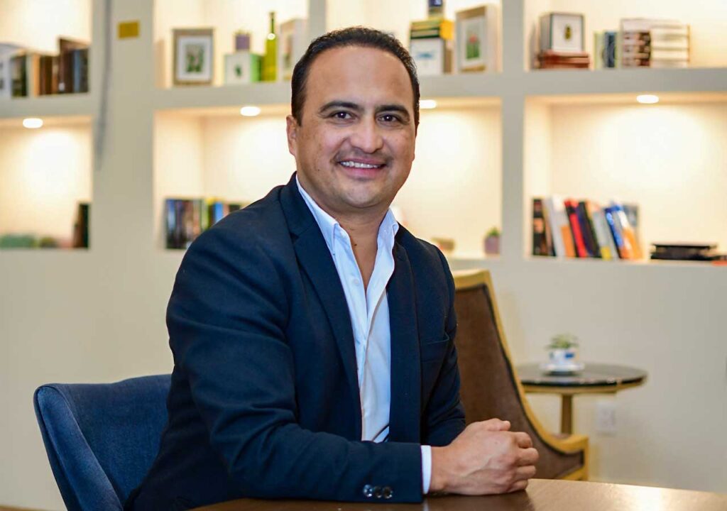 Mentor Mastermind es un espacio donde empresarios comparten desafíos reales, evalúan escenarios, reciben retroalimentación y elevan su visión.