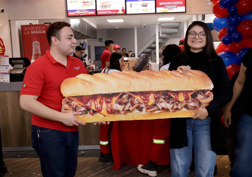 Firehouse Subs inauguró la nueva sucursal en Paseo La Fe 