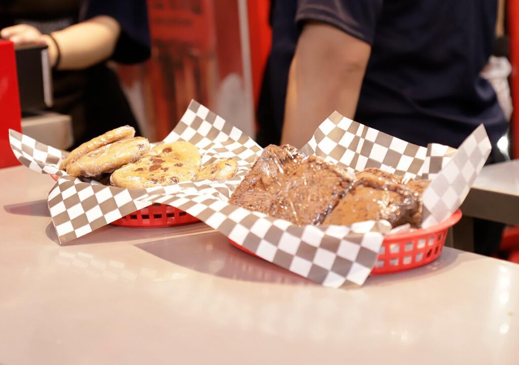 Firehouse Subs inauguró la nueva sucursal en Paseo La Fe 