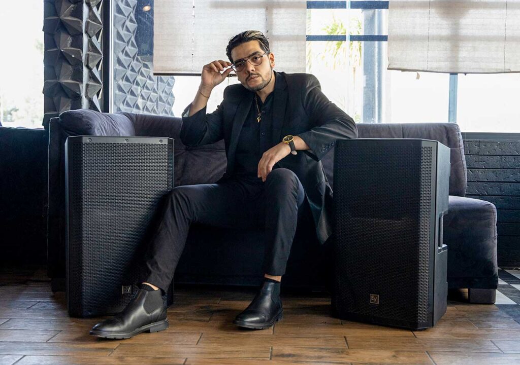 DJ Blackstöne inició su carrera a los 15 años como un hobby