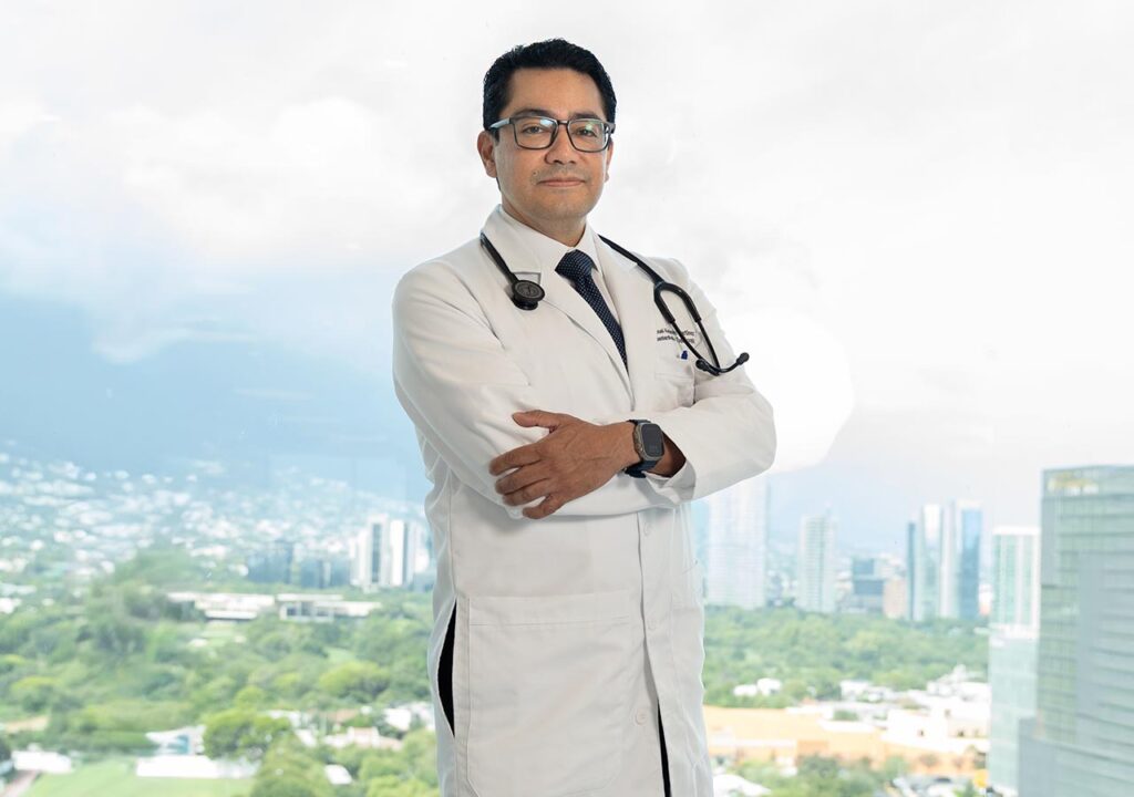 Dr. Manuel Alejandro Martínez médico internista y gastro enterólogo
