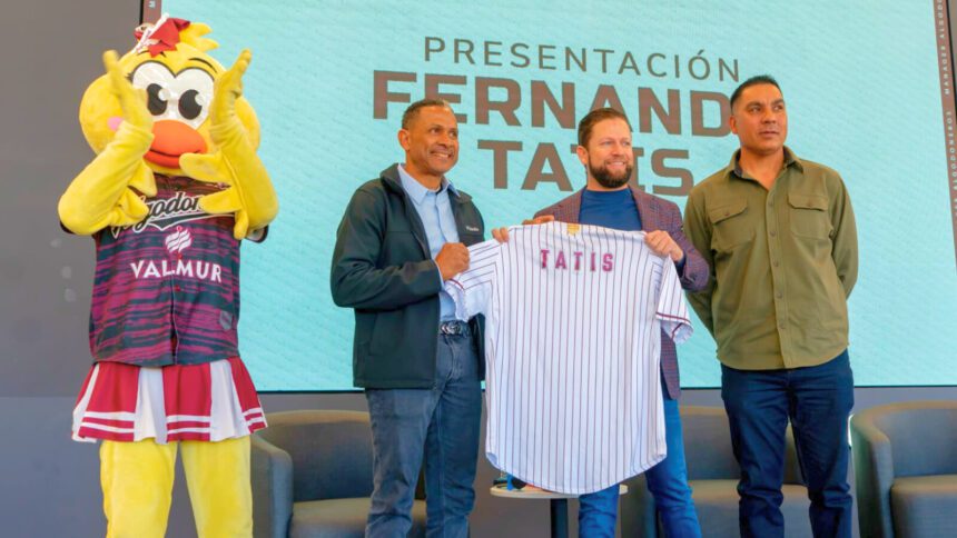 Presentación de Fernando Tatis como nuevo mánager de Algodoneros del Unión Laguna.