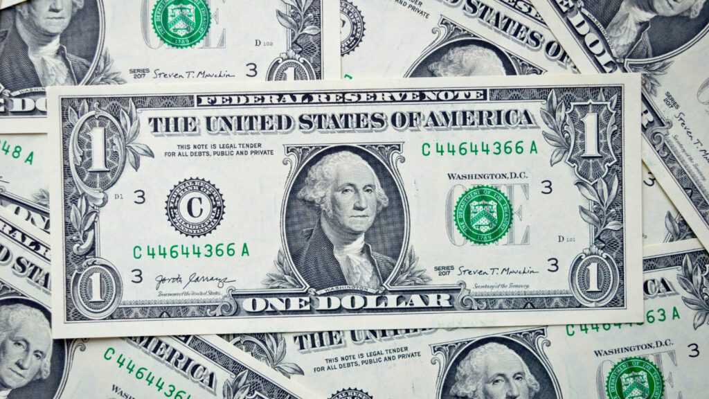 Dólar hoy en México: peso avanza este 24 de febrero de 2026