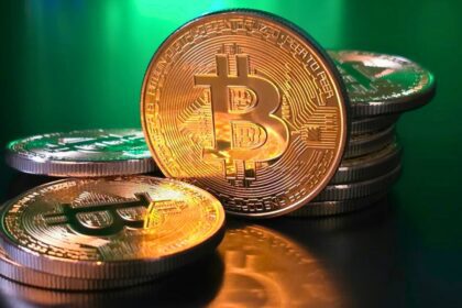 Bitcoin pierde 46% desde su máximo histórico