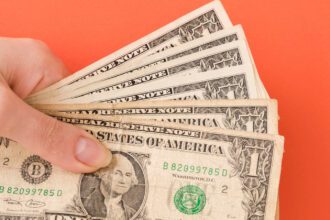 Infórmate sobre el precio del dólar en México HOY 27 de febrero