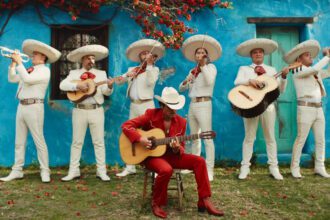 Bruno Mars lanza 'Risk It All' con Mariachi Los Criollos de Guadalajara