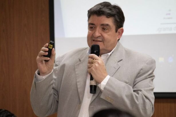 Durante la conferencia, se destacó que la transformación digital ya no es opcional, sino una necesidad estratégica para las empresas