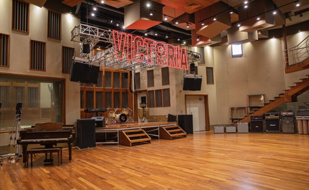 Conoce quién es Victoria Kühne, productora regiomontana ganadora del Grammy, fundadora de Victoria Records