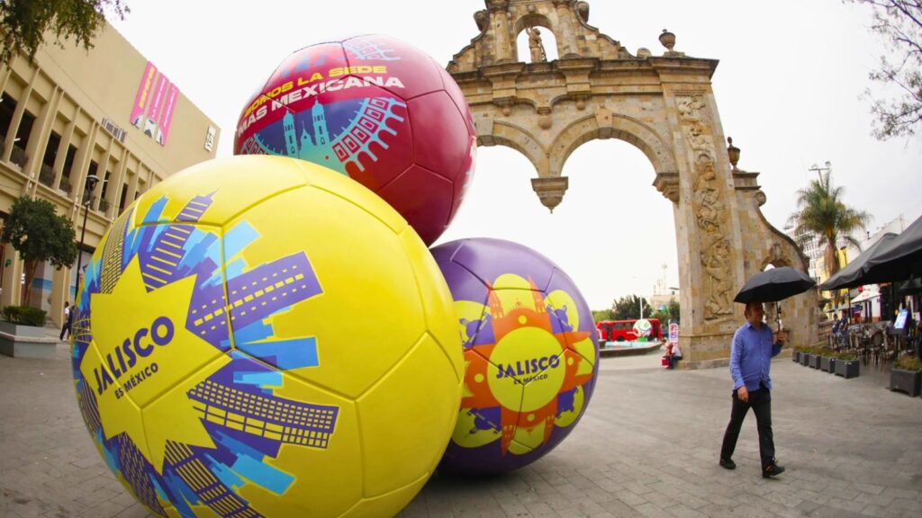 Todo sobre los balones gigantes en Guadalajara