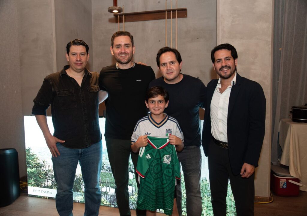 Depas y fútbol: Torre Poniente se pone en la ruta mundialista