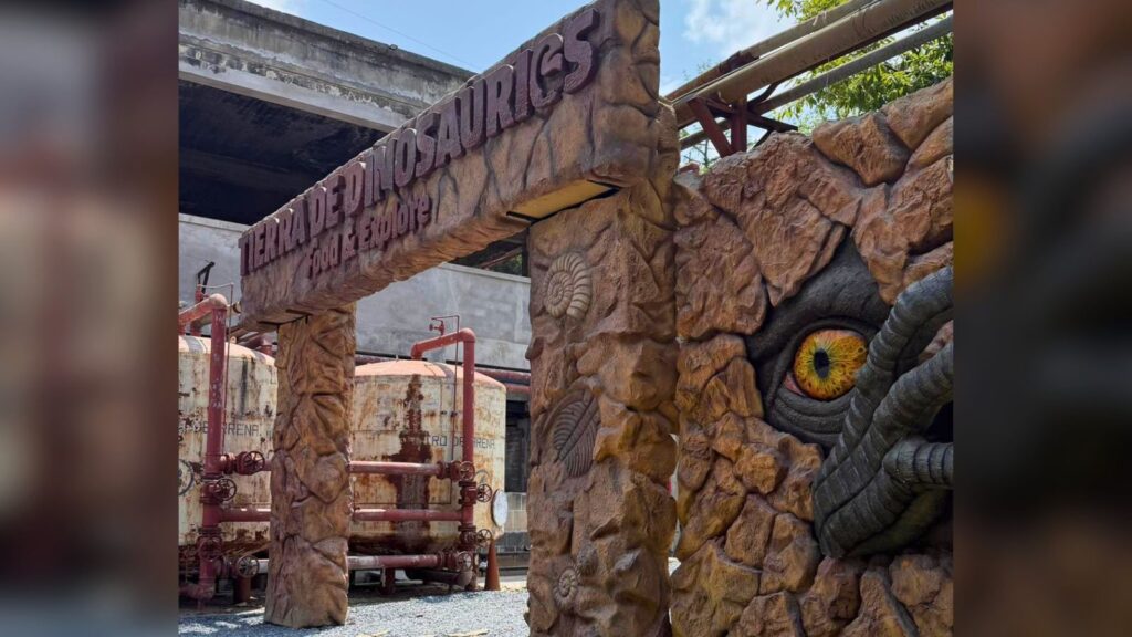 Así es Tierra de Dinosaurios en Santiago: T-Rex gigante, precios y recorrido