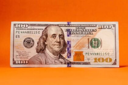 ¿Subió o bajó el dólar? Así cotiza el peso mexicano este martes 4 de agosto de 2026