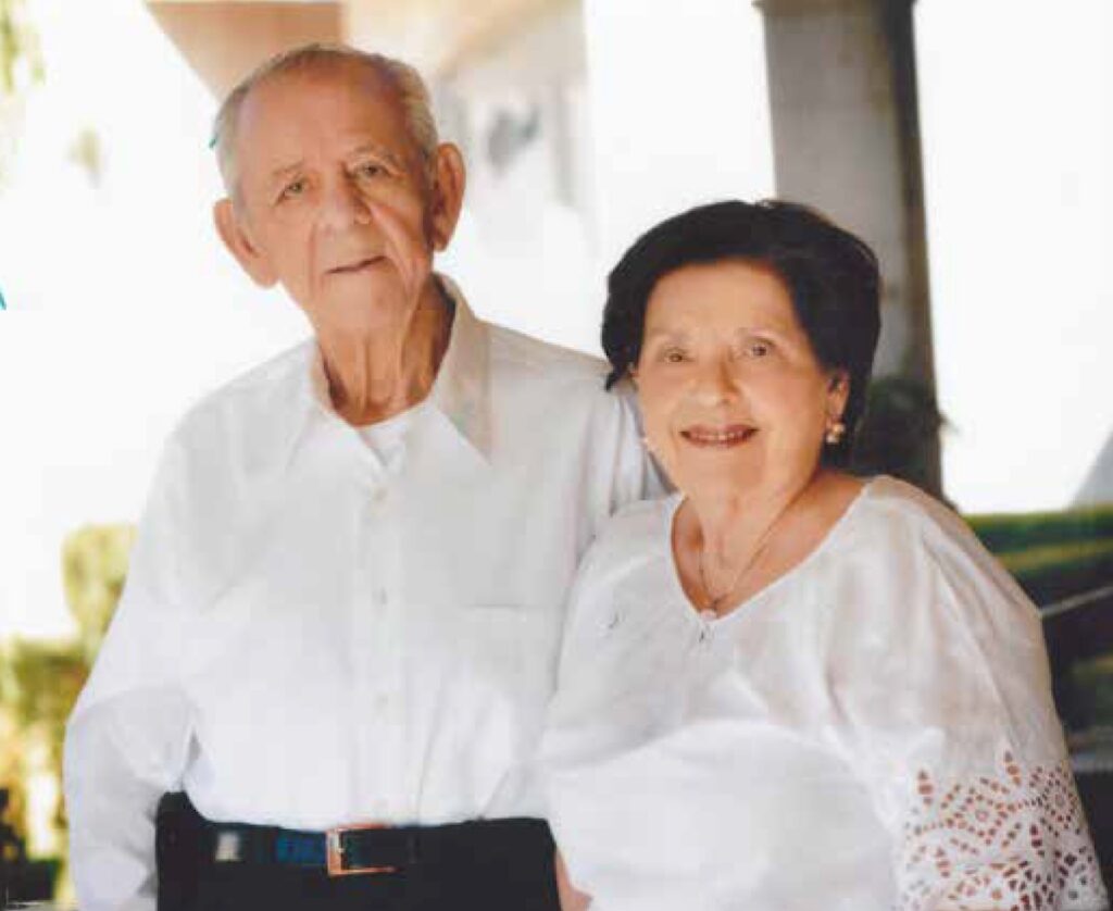 En la imagen, Don Juan González Reyes y su esposa, María Elena. Foto: Cortesía