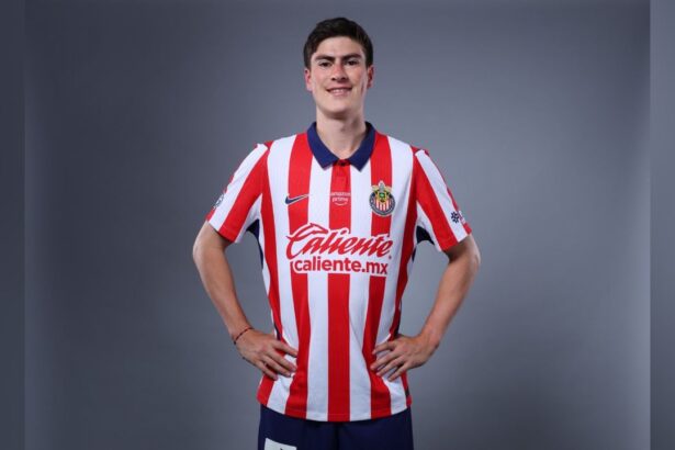 Chivas vende a la 'Hormiga' González al Olympiacos por 12 millones de dólares