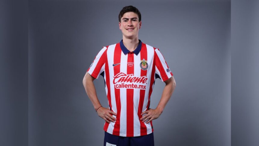 Chivas vende a la 'Hormiga' González al Olympiacos por 12 millones de dólares