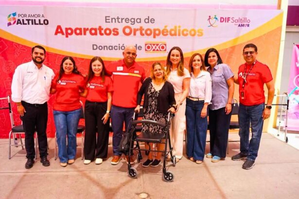 OXXO dona aparatos ortopédicos por 490 mil pesos al DIF Saltillo