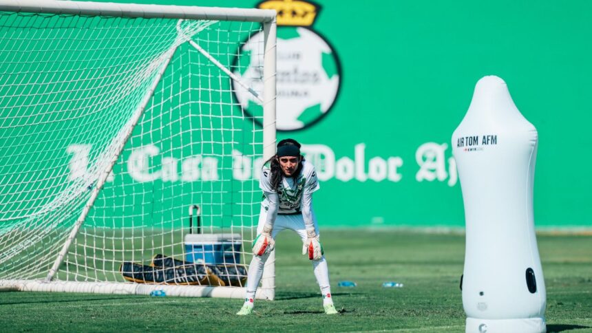 ¿Quién está detrás del Santos Laguna?