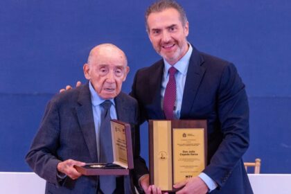 Monterrey reconoce a Julio Cepeda por su trayectoria empresarial