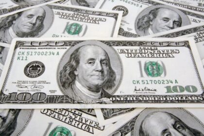¿Sube o baja el dólar? Así se mueve el peso mexicano este martes 20 de octubre