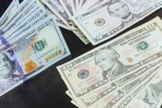 El dólar avanza frente al peso mexicano: Así cotiza este martes 13 de octubre de 2026