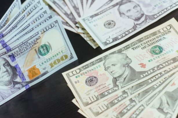 El dólar avanza frente al peso mexicano: Así cotiza este martes 13 de octubre de 2026