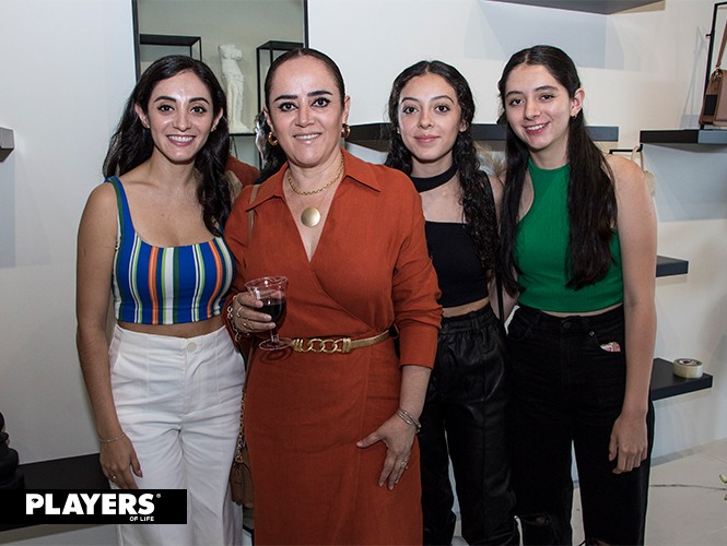 Fernanda Márquez, Adriana Carrillo, Ximena Márquez y Natalia Márquez