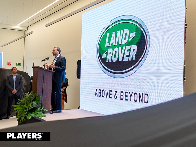 Raul Peñafiel Land Rover Patria