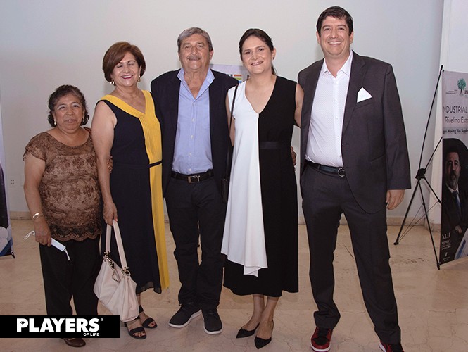 Florentina Tepexicoapan, Miriam Martínez, Ascención Gandarilla, Nieves Gandarilla y Bruno Martínez