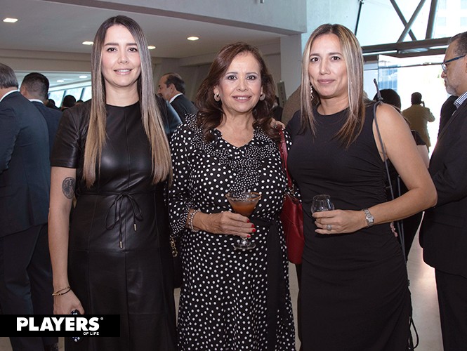 Paulina Castro, Martha de Castro y Alejandra Castro
