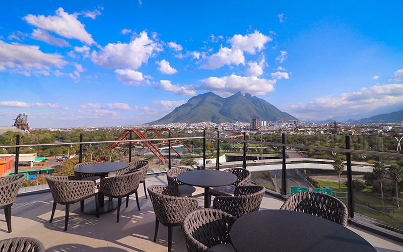 Terraza-Holiday-Inn-Express-Monterrey-Fundidora