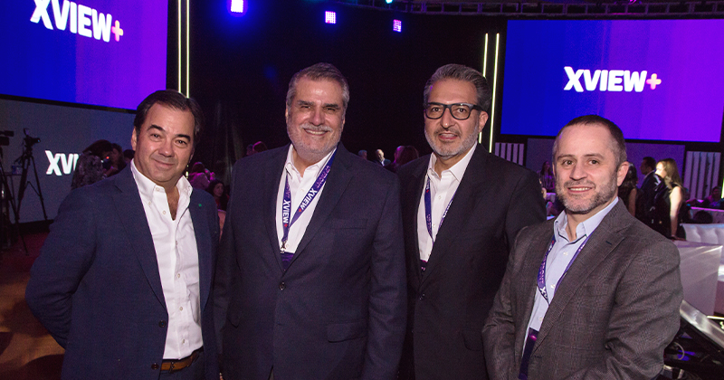 Raymundo Fernández, Enrique Yamuni Robles, director general de Megacable Comunicaciones; Eblén Jalil y Ángel González.