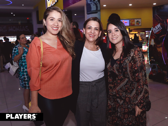 Judy Ballesteros, Cristina Rizo y Cristy Acosta.