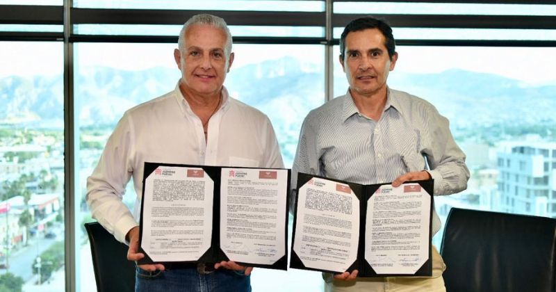 Alcalde de Torreón firma convenio con Residencial Los Viñedos