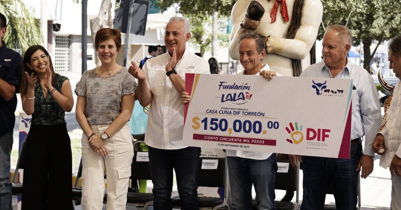 Fundación Lala y Cow Parade entregan donativo a Casa Cuna
