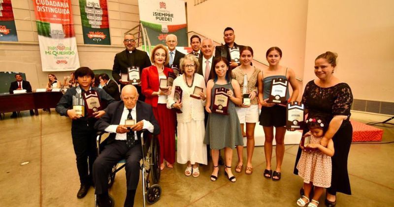 Reconocen a la "Ciudadanía Distinguida 2023" en el Aniversario de Torreón