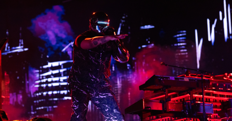 The Weeknd se presenta en el Estadio AKRON