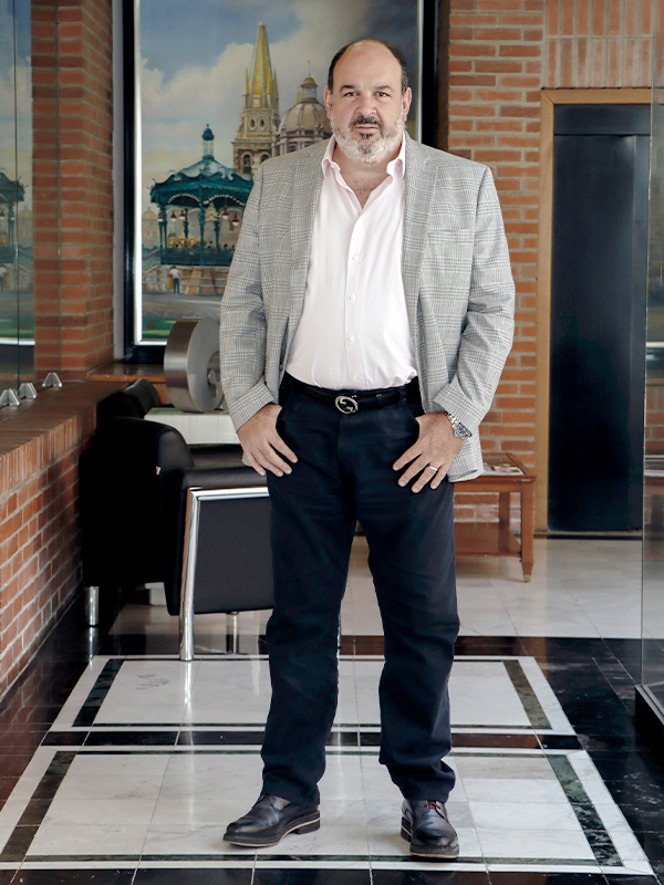 Víctor Flores Arroyo, CEO de CIASA