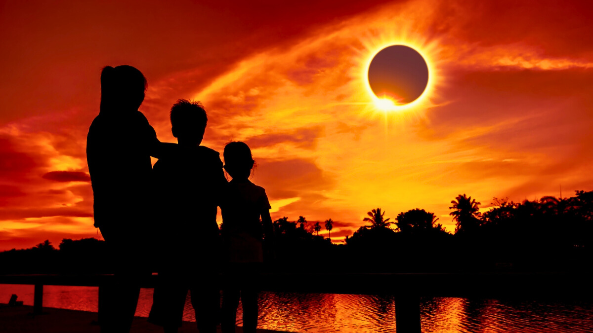 Los eclipses solares, fascinantes eventos astronómicos que ocurren cuando el Sol, la Luna y la Tierra se alinean.