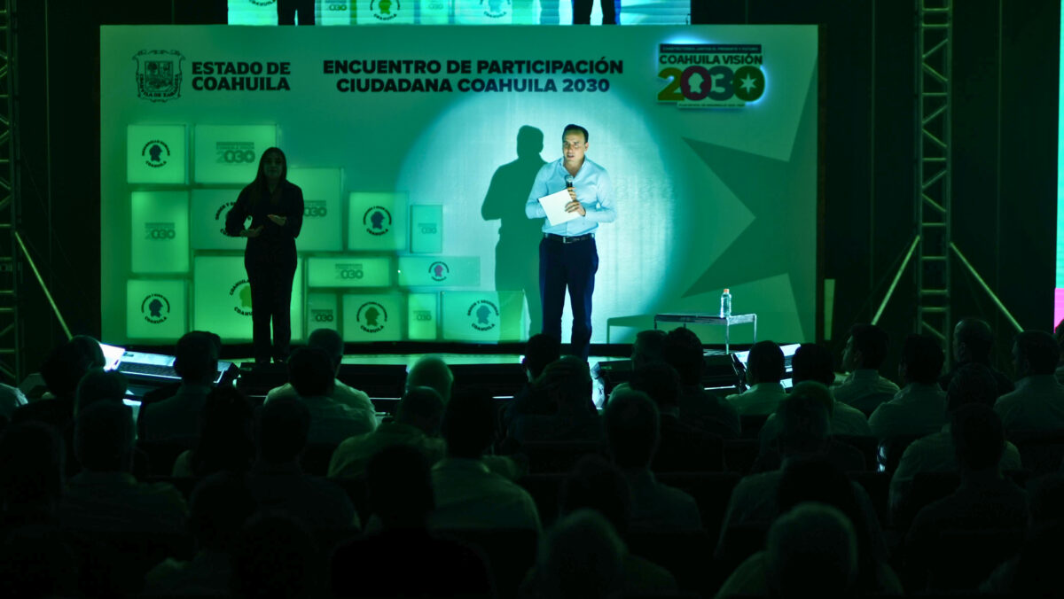 El gobernador Manolo Jiménez Salinas encabezó el Encuentro de Participación Ciudadana Coahuila 2030, realizado en Torreón.