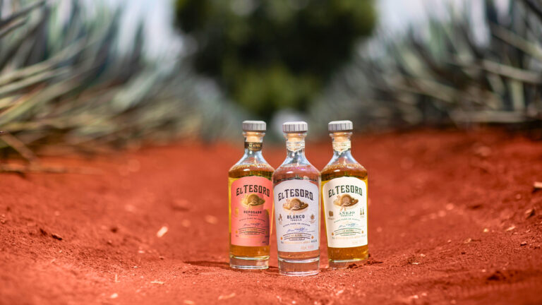 En Los Altos de Jalisco, donde se ubica la destilería La Alteña, tiene su hogar el tequila El Tesoro, una marca con 80 años de tradición.